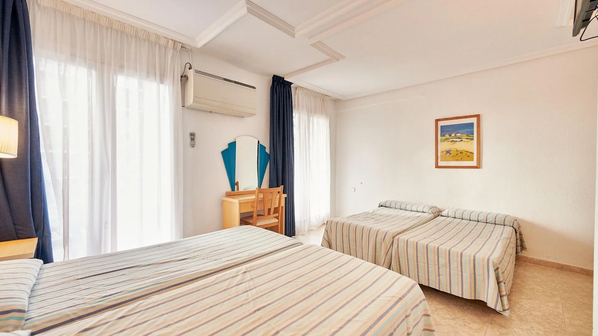 Hotel Checkin Blanes 3*,