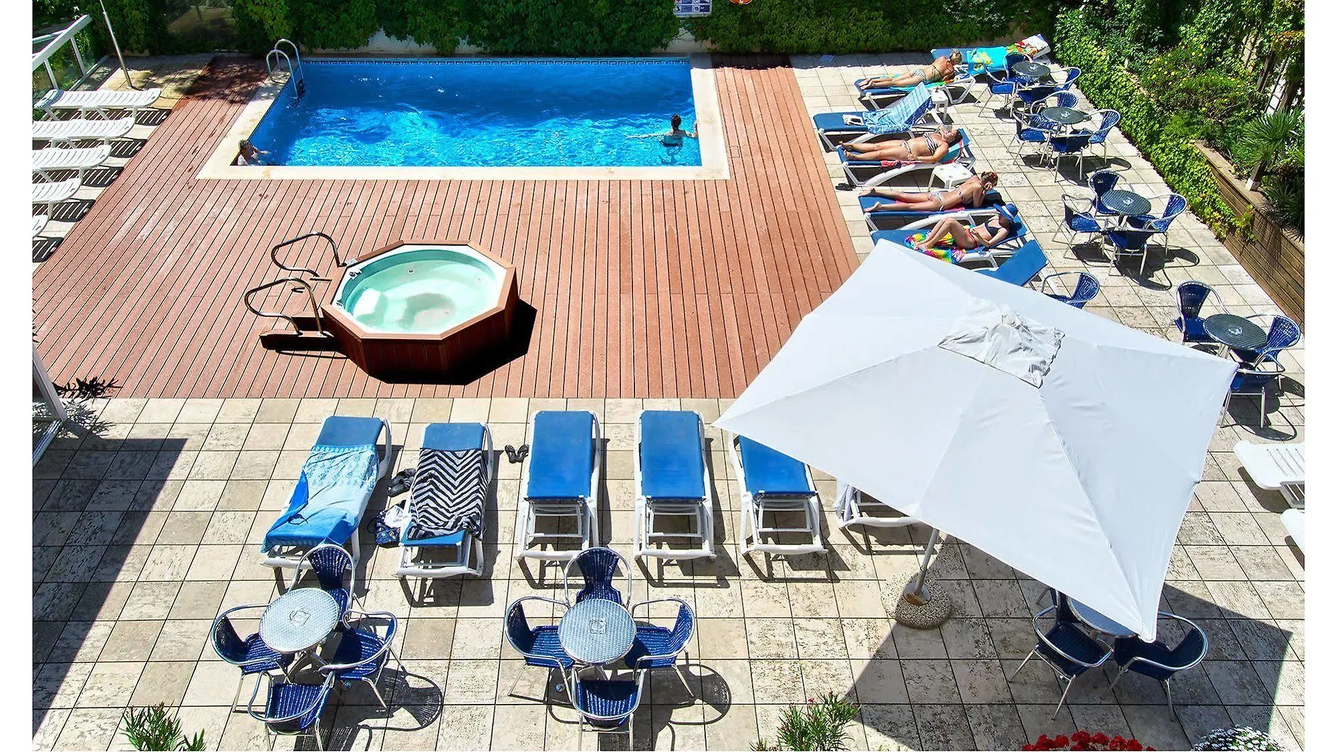 Hotel Checkin Blanes 3*,